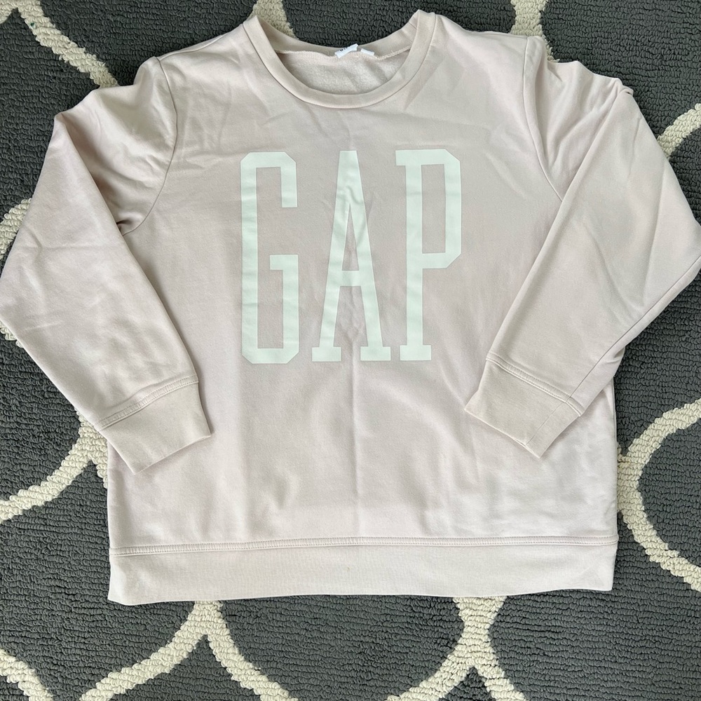 Women’s Gap Sweatshirt